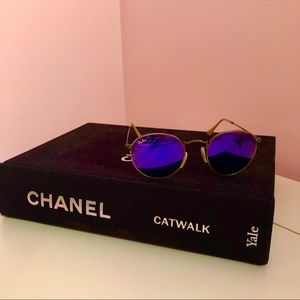 Purple round Ray-Bans